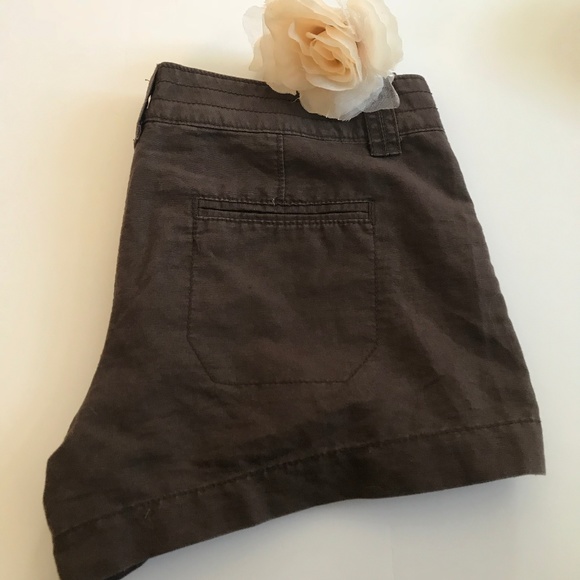 Old Navy Brown Shorts sz 4 32" Waist - Picture 4 of 4